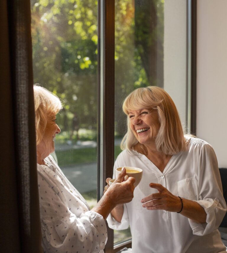 Hacer comunidad a cualquier edad: el valor de vivir en compañía